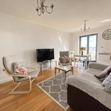 Beach Front Apt With Stunning Sea View Swansea Dış mekan fotoğraf