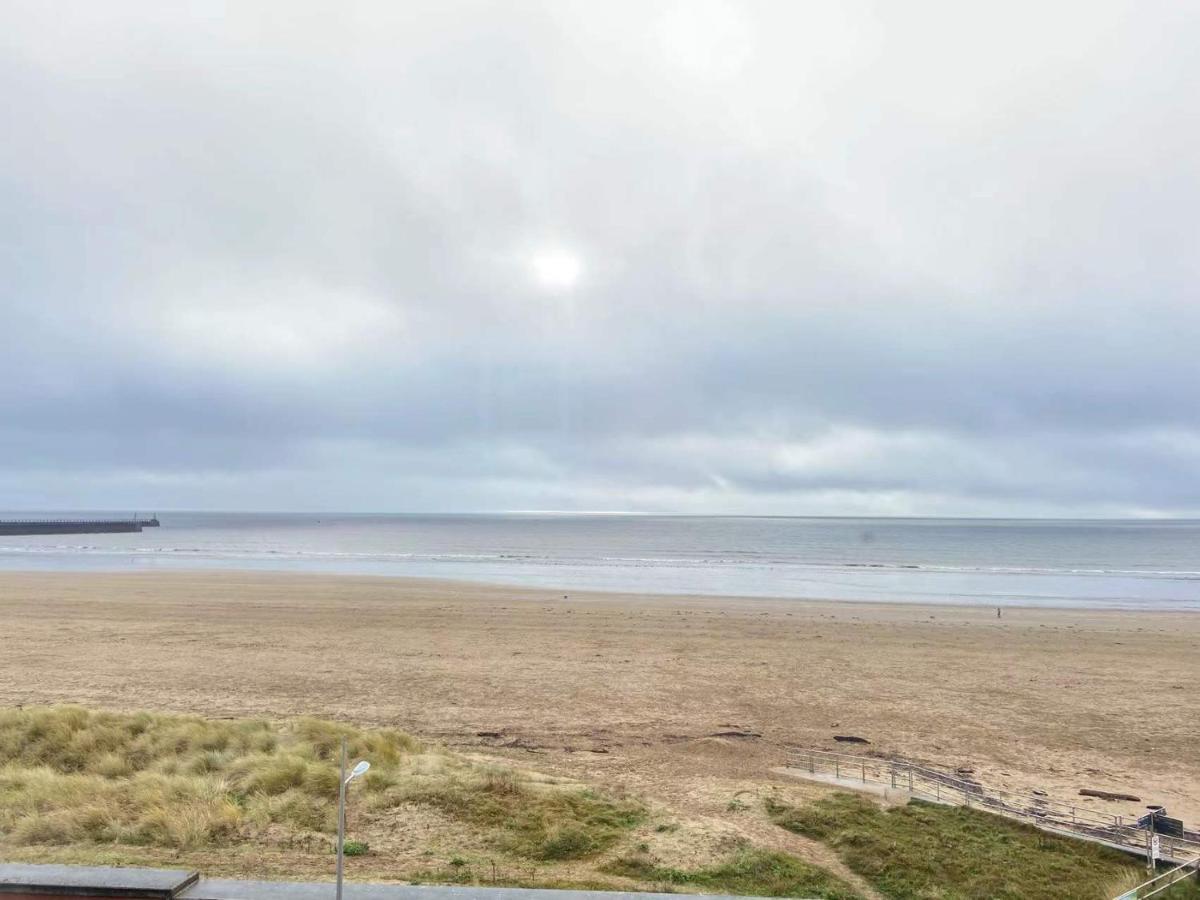 Beach Front Apt With Stunning Sea View Swansea Dış mekan fotoğraf