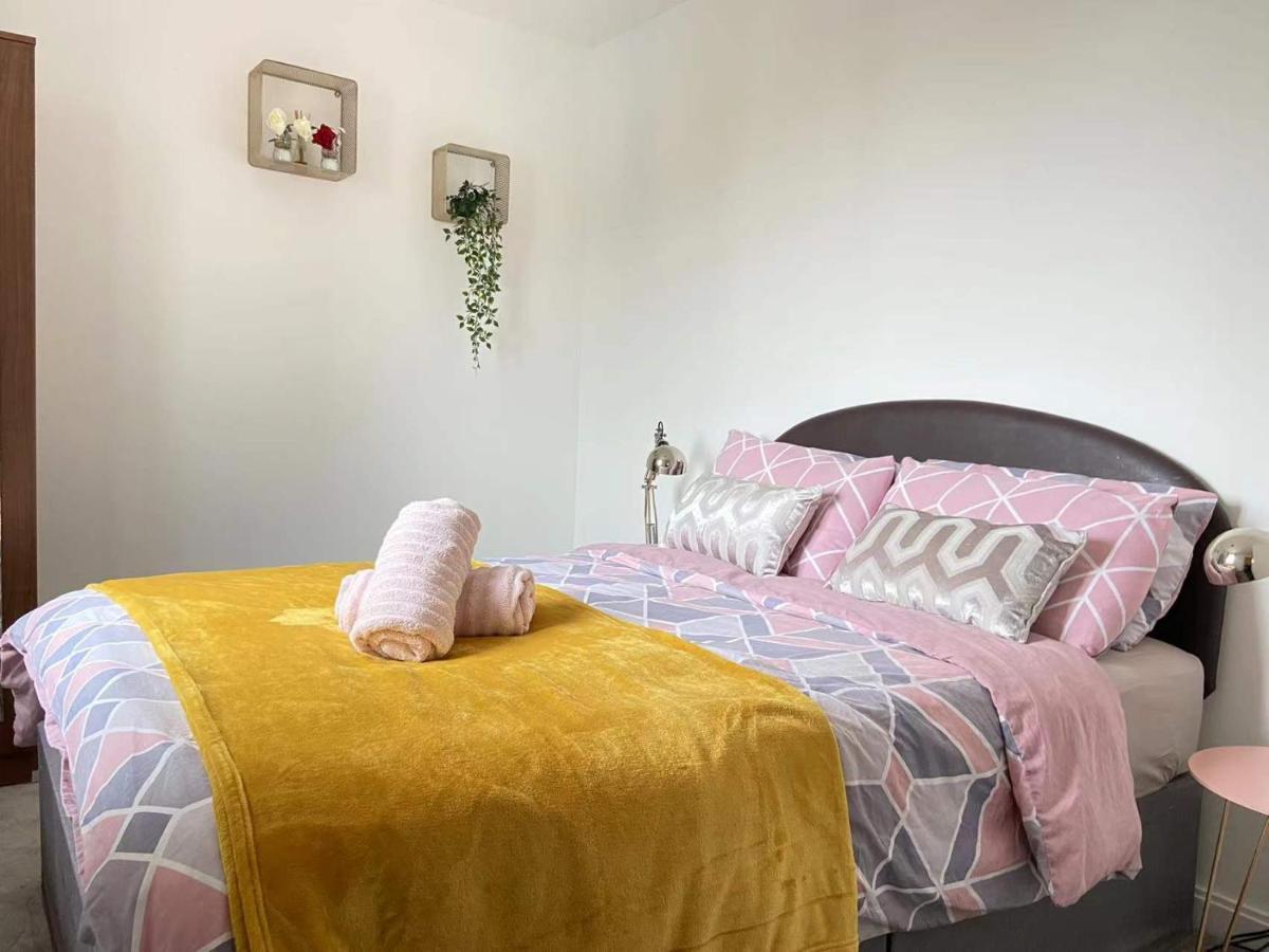 Beach Front Apt With Stunning Sea View Swansea Dış mekan fotoğraf