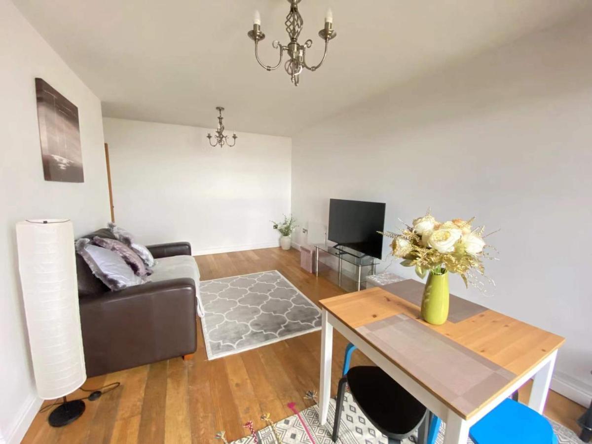 Beach Front Apt With Stunning Sea View Swansea Dış mekan fotoğraf