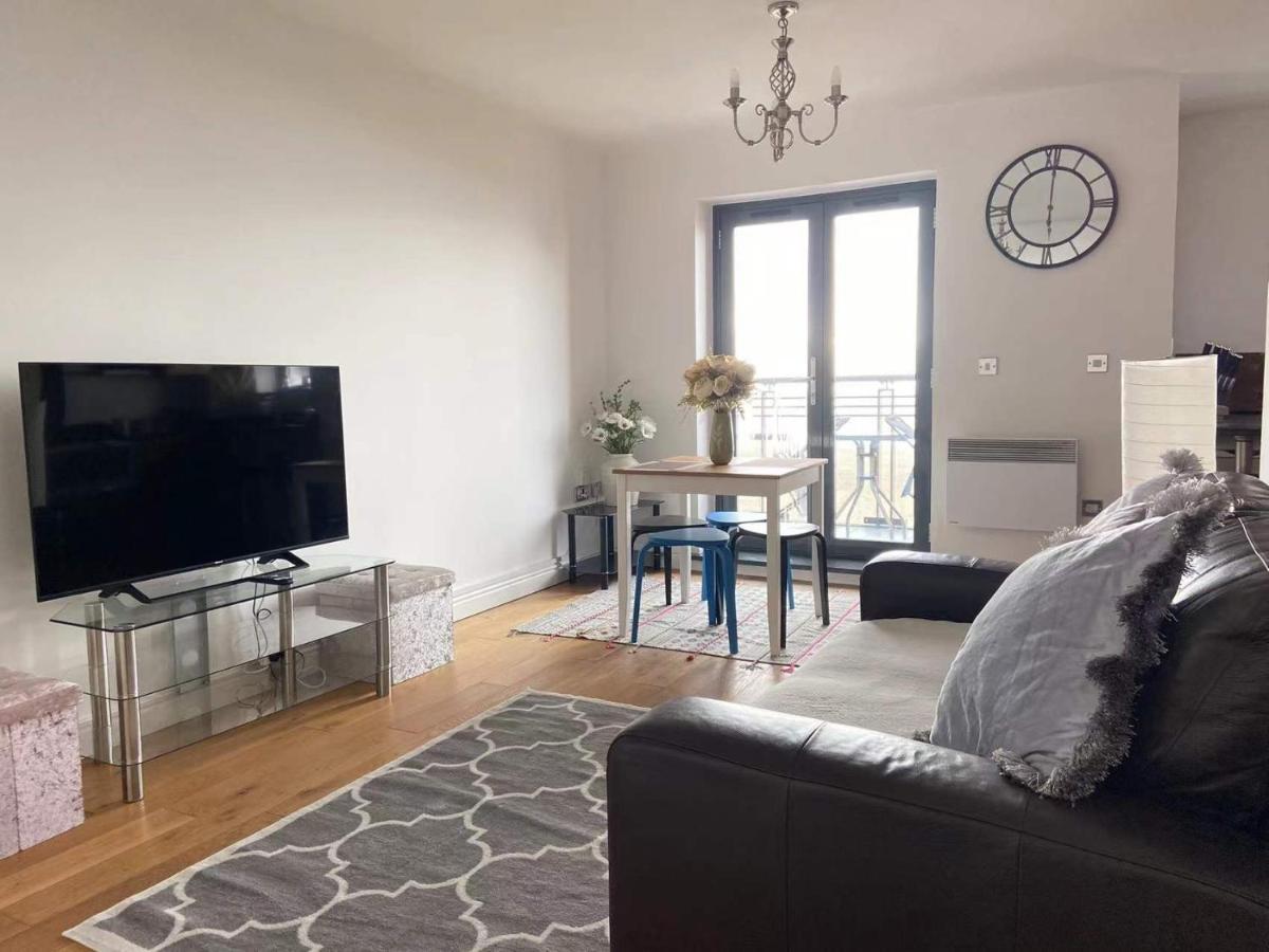 Beach Front Apt With Stunning Sea View Swansea Dış mekan fotoğraf