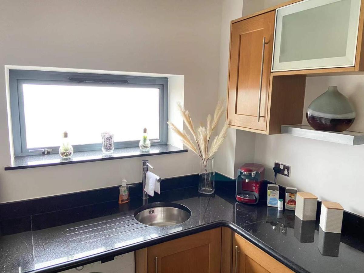 Beach Front Apt With Stunning Sea View Swansea Dış mekan fotoğraf