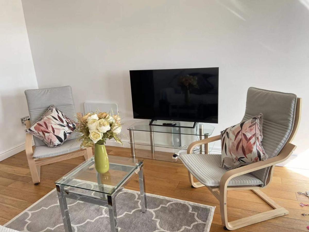 Beach Front Apt With Stunning Sea View Swansea Dış mekan fotoğraf